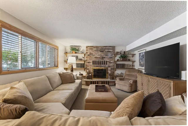 $430,000 | 12825 Woodview Lane, Burnsville, MN 55337