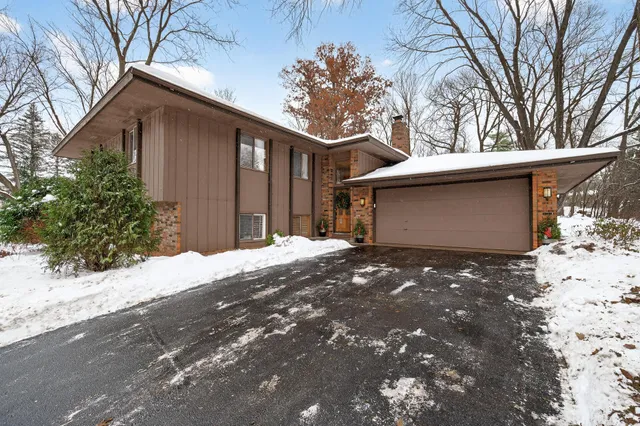 $430,000 | 12825 Woodview Lane, Burnsville, MN 55337