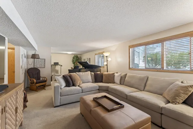 $430,000 | 12825 Woodview Lane, Burnsville, MN 55337