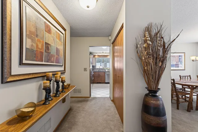 $430,000 | 12825 Woodview Lane, Burnsville, MN 55337