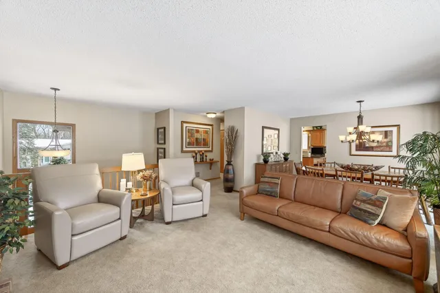 $430,000 | 12825 Woodview Lane, Burnsville, MN 55337