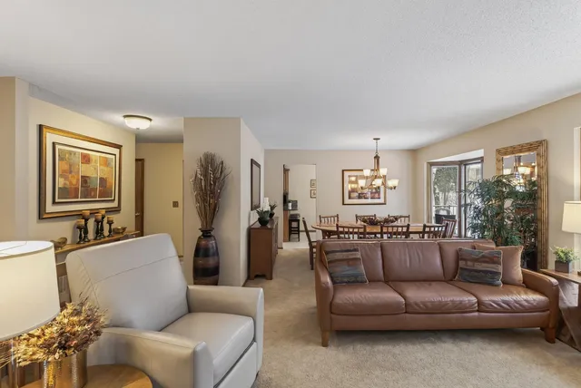 $430,000 | 12825 Woodview Lane, Burnsville, MN 55337