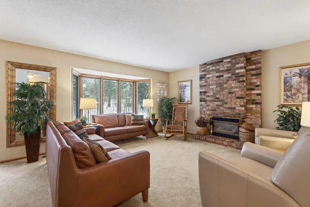 $430,000 | 12825 Woodview Lane, Burnsville, MN 55337