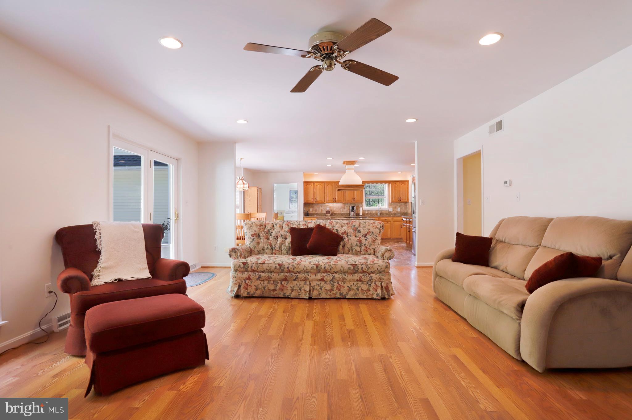 7011 Gilardi Road Boonsboro, MD 21713 - Photo 13 of 45 Family room
