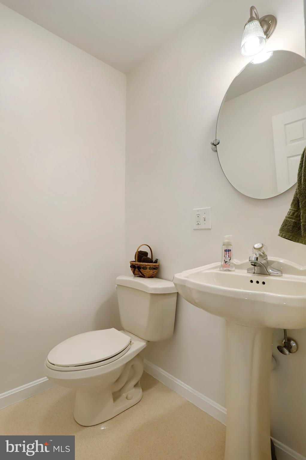 7011 Gilardi Road Boonsboro, MD 21713 - Photo 17 of 45 Main level powder room