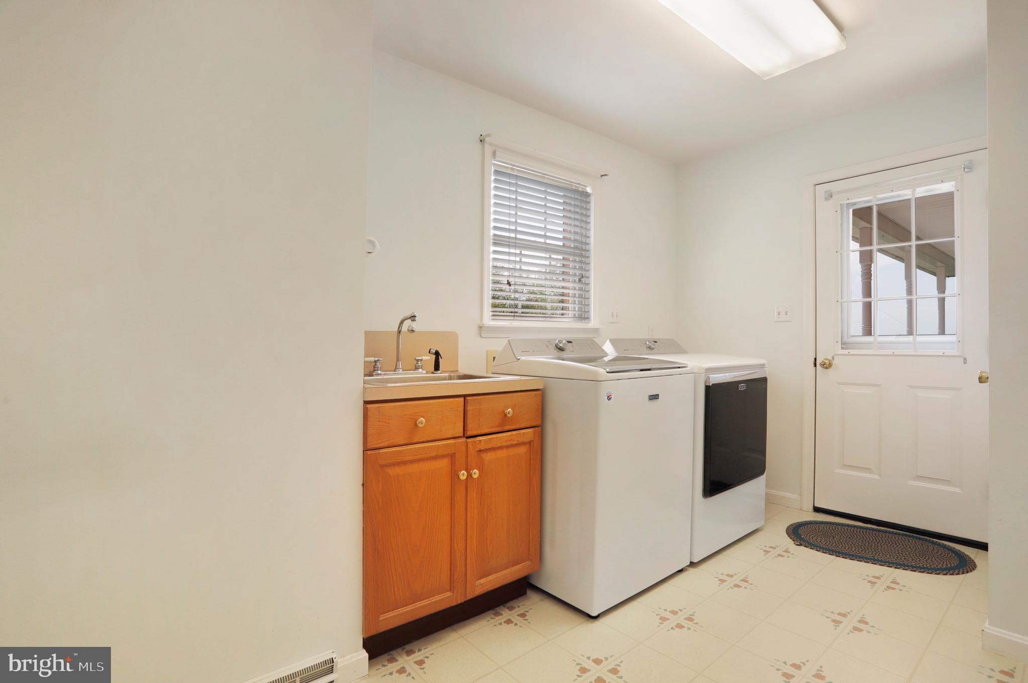 7011 Gilardi Road Boonsboro, MD 21713 - Photo 30 of 45 Laundry/Mud room