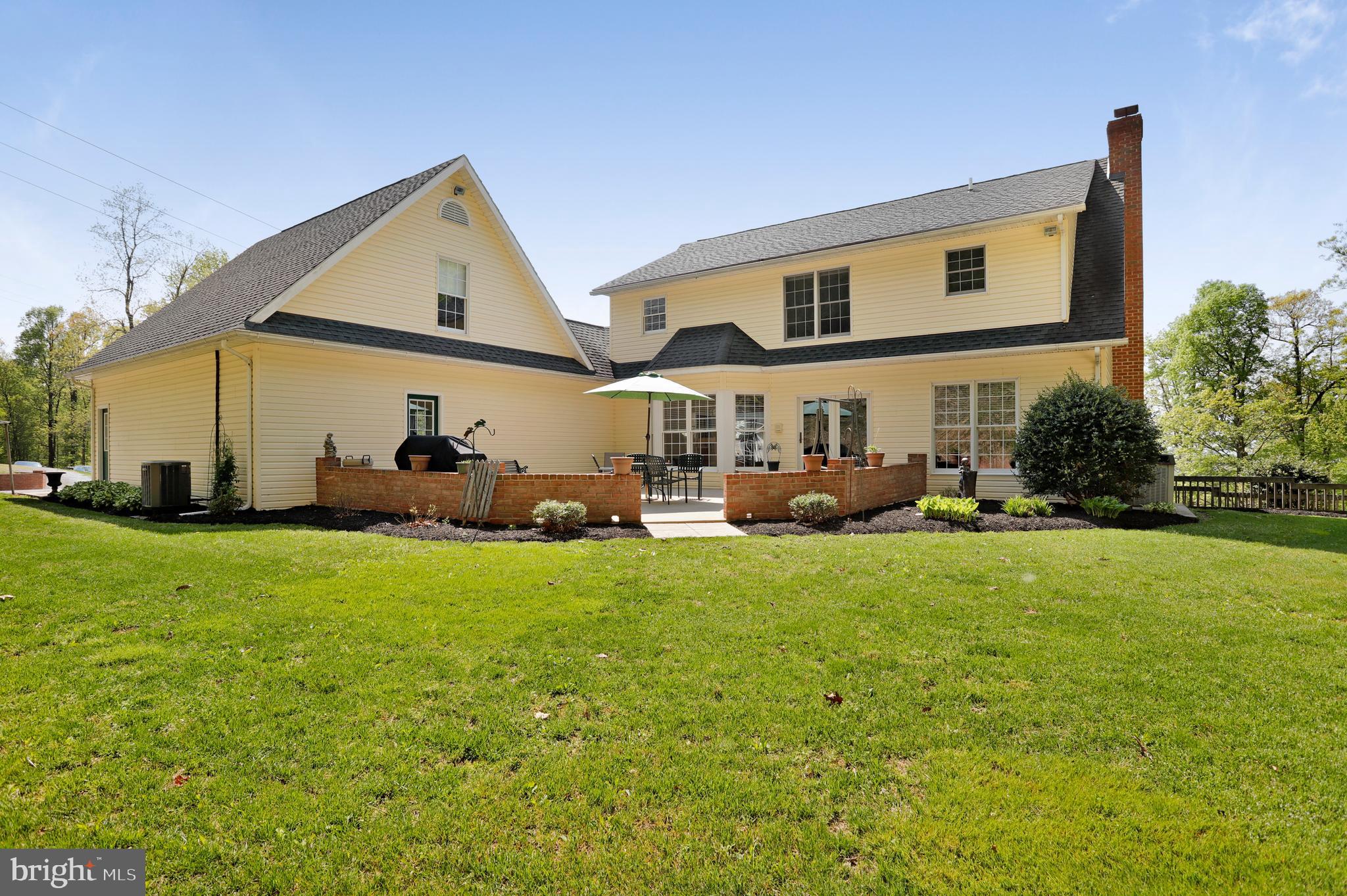 Tons of space for entertaining!