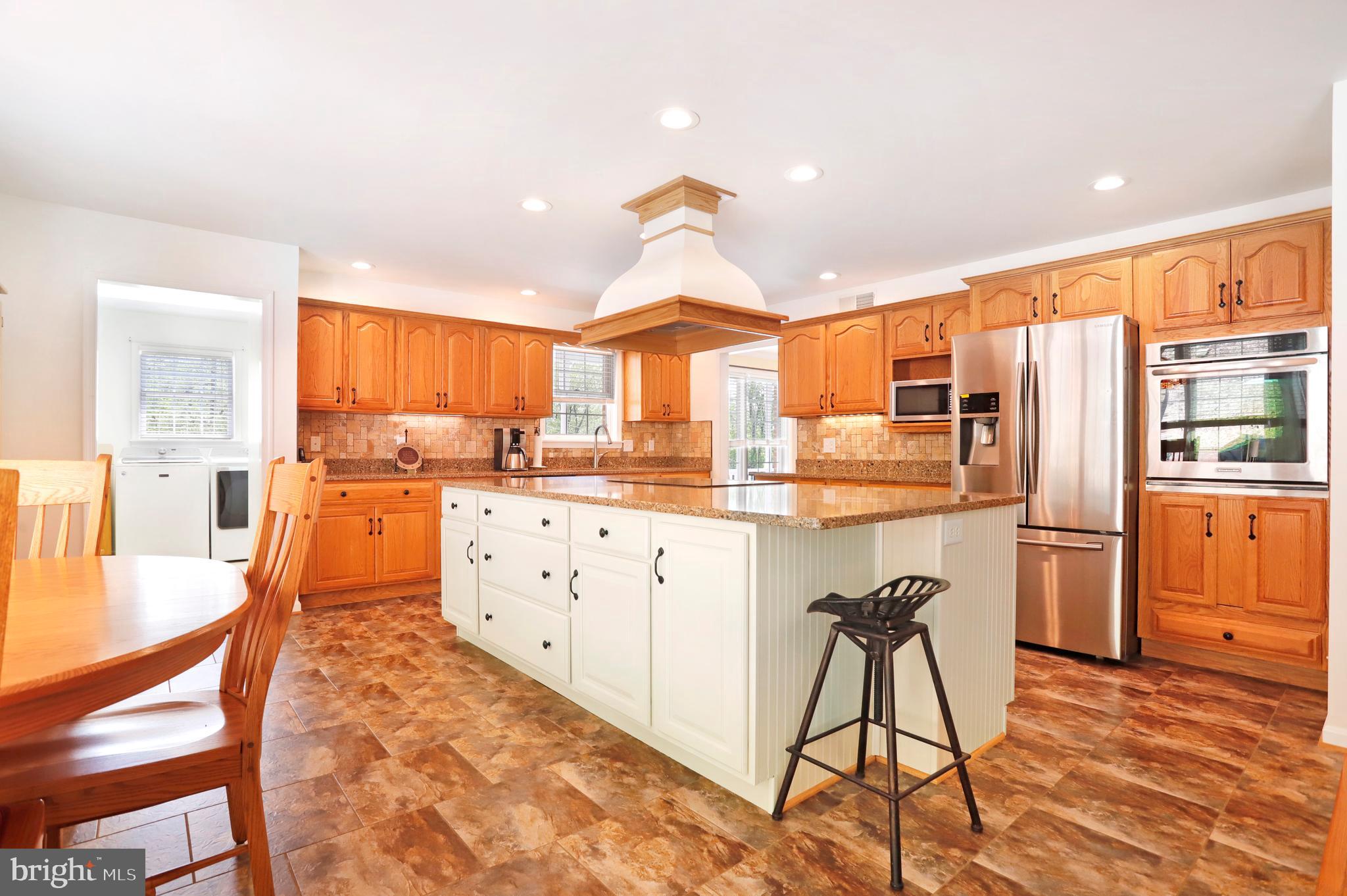 Gourmet kitchen