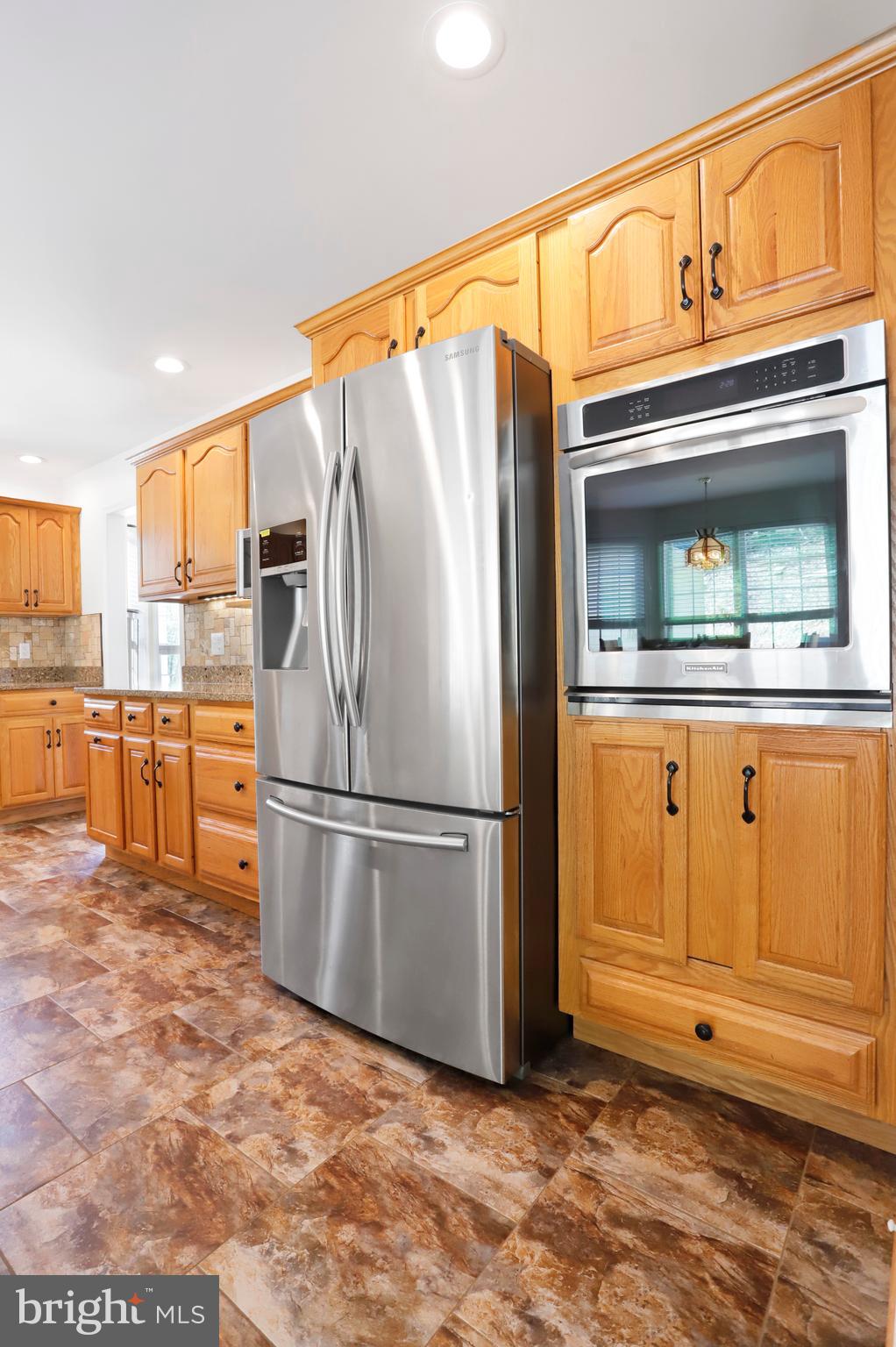 7011 Gilardi Road Boonsboro, MD 21713 - Photo 8 of 45 Kitchen w/ Stainless Appliances