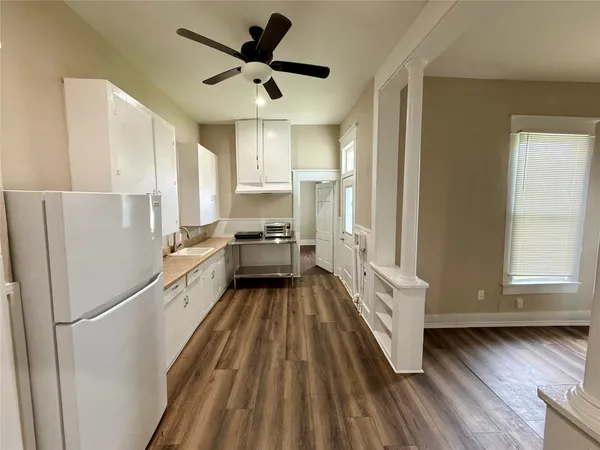 $995 | 1403 14th Street, Unit 2, Huntsville, TX 77340