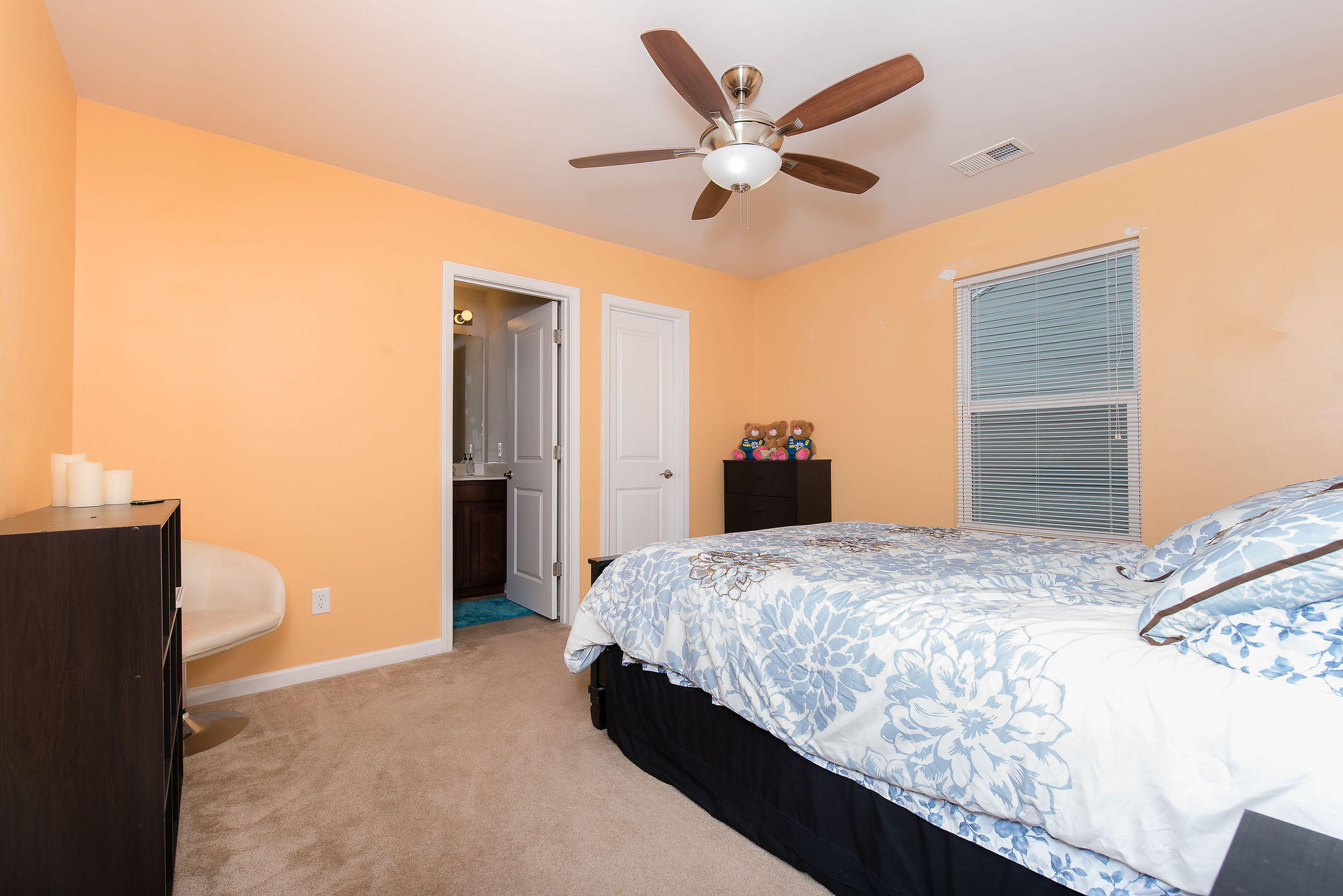 277 Decatur Drive Summerville, SC 29486 - Photo 15 of 21 277 Decatur upstairs master