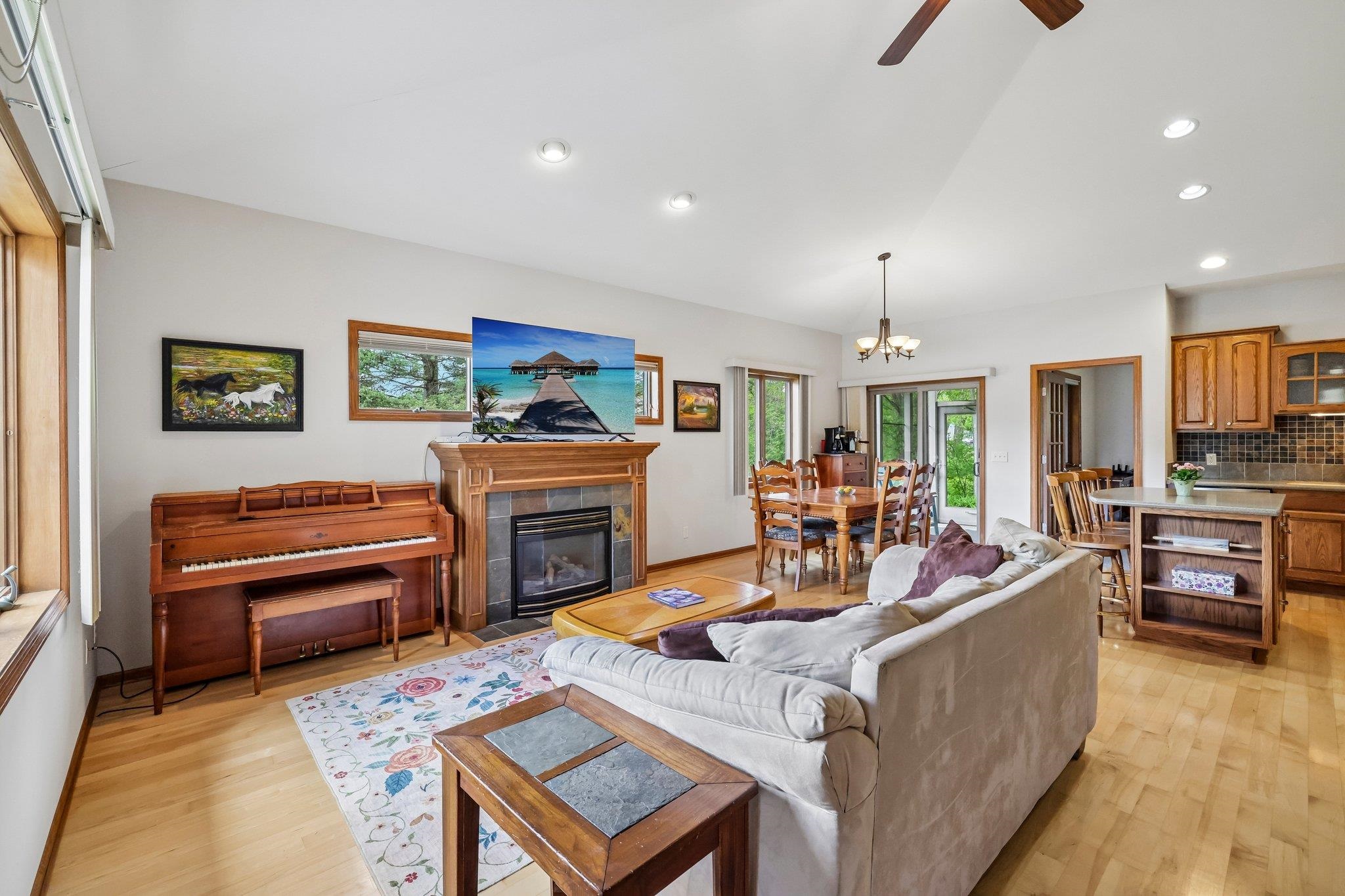 738 8th Street Prairie du Sac, WI 53578 - Photo 4 of 44