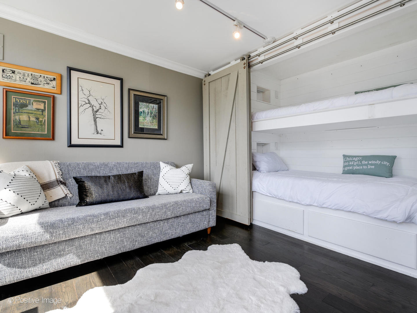 360 East Randolph Street, Unit 2204 Chicago, IL 60601 - Photo 20 of 28 a living room with furniture and a couch