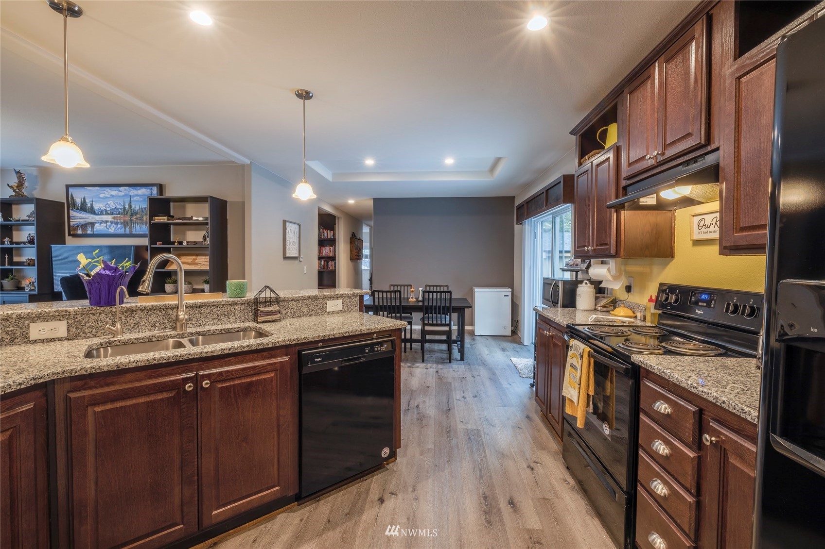 281 East Rasor Road Belfair, WA 98528 - Photo 3 of 36 Gallery Image 3