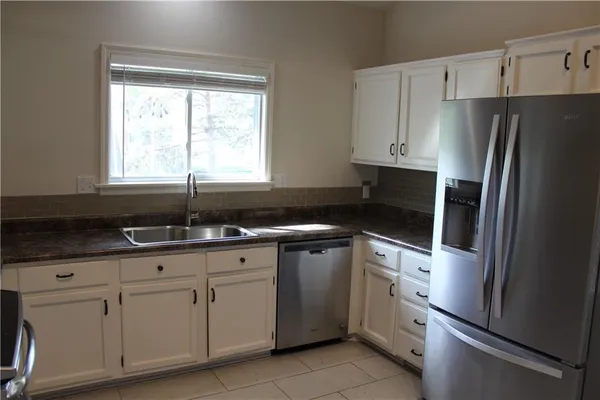 $399,000 | 14403 West 90th Court, Lenexa, KS 66215