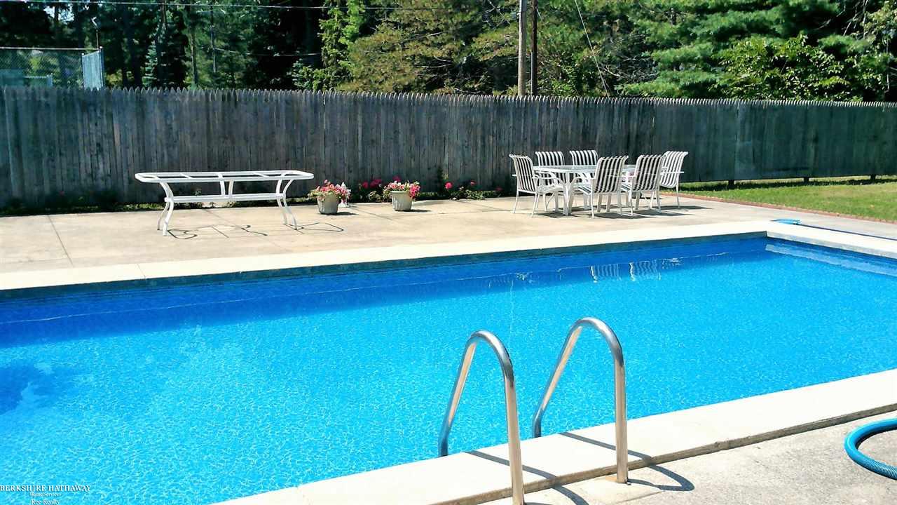 4595 Lakeshore Road Fort Gratiot, MI 48059 - Photo 7 of 25 31281232-6.JPG