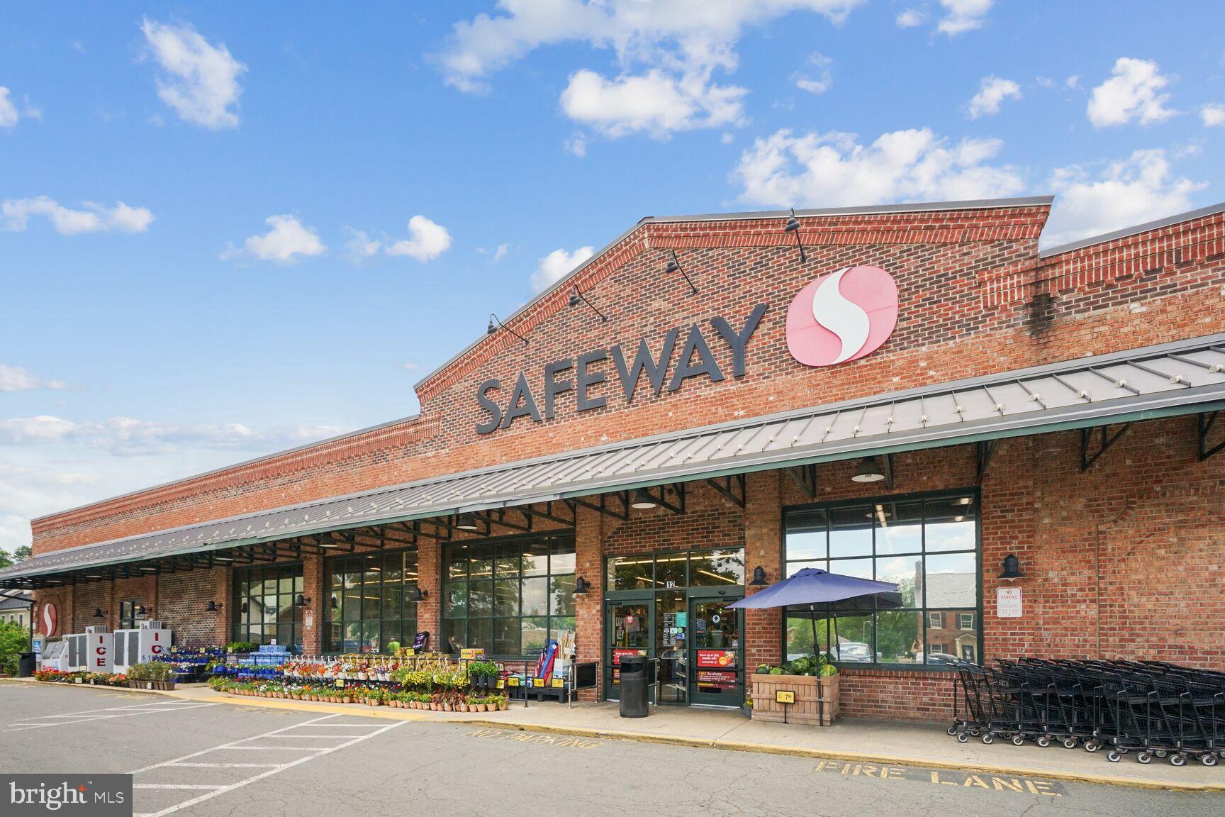 601 Martingale Ridge Drive Middleburg, VA 20117 - Photo 51 of 51 a view of a store with parking