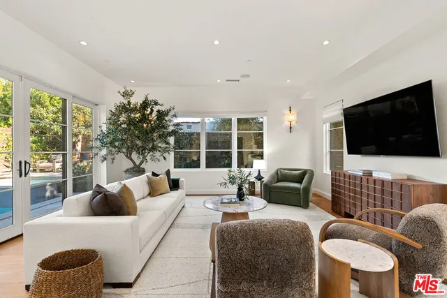 $4,790,000 | 530 North Alta Vista Boulevard, Los Angeles, CA 90036