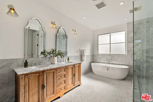 $4,790,000 | 530 North Alta Vista Boulevard, Los Angeles, CA 90036