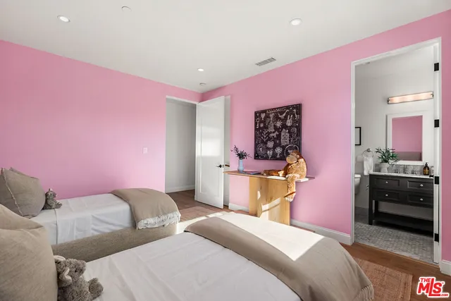 $4,790,000 | 530 North Alta Vista Boulevard, Los Angeles, CA 90036