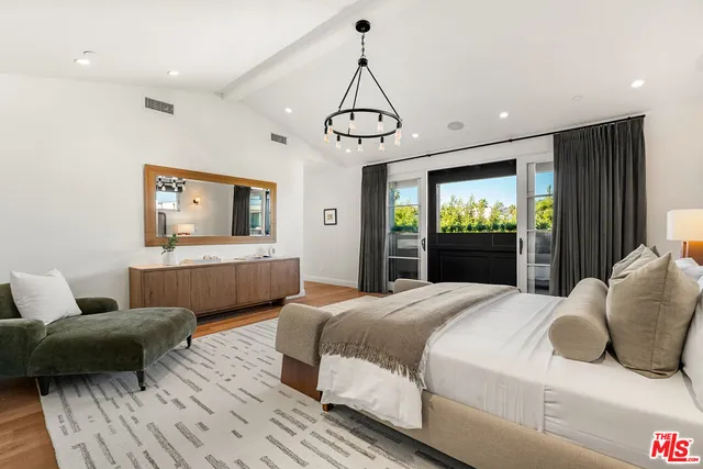 $4,790,000 | 530 North Alta Vista Boulevard, Los Angeles, CA 90036