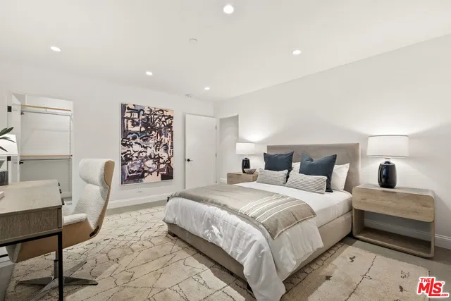 $4,790,000 | 530 North Alta Vista Boulevard, Los Angeles, CA 90036