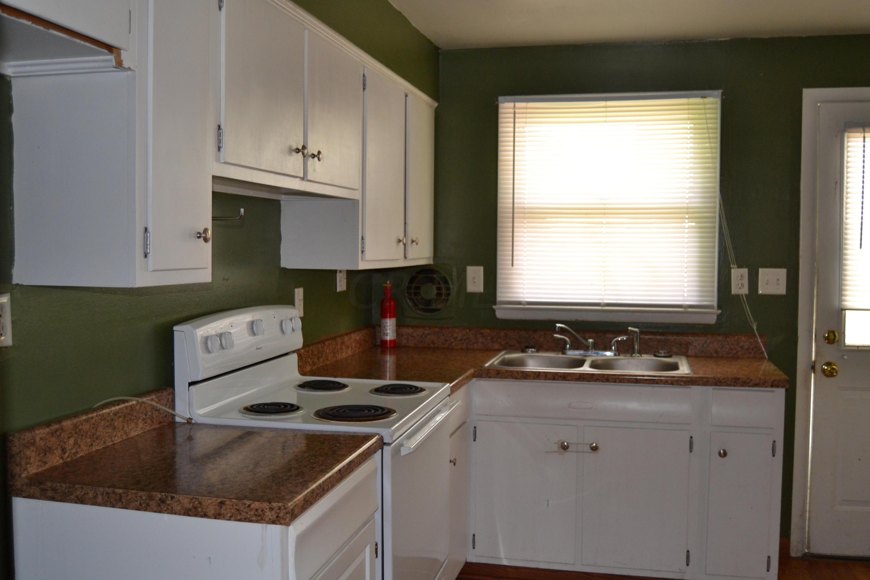 2094 Case Road Columbus, OH 43224 - Photo 11 of 31