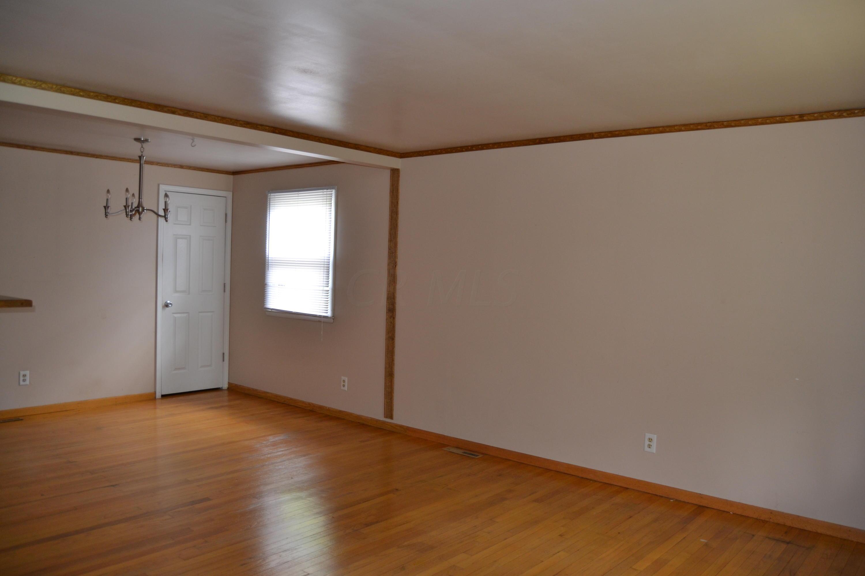 2094 Case Road Columbus, OH 43224 - Photo 6 of 31