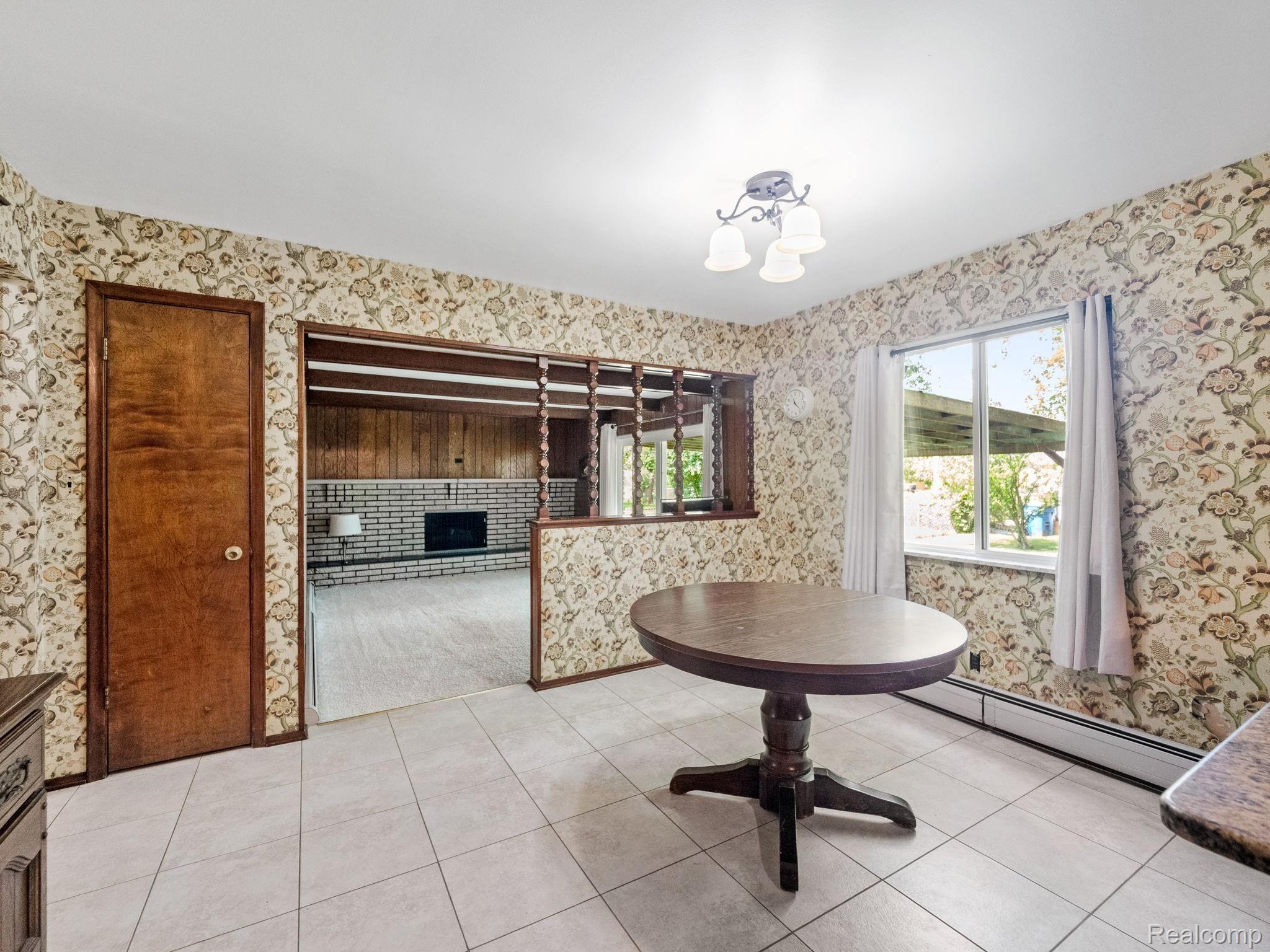 26267 Burg Road Warren, MI 48089 - Photo 15 of 33 Eat-In Kitchen and Family Room