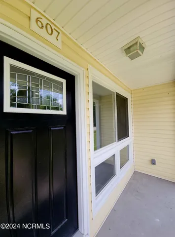 $1,901 | 607 New River Drive, Jacksonville, NC 28540