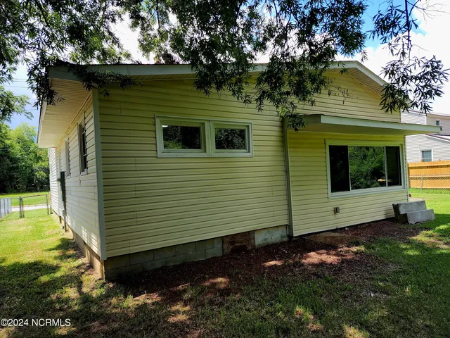 $1,901 | 607 New River Drive, Jacksonville, NC 28540