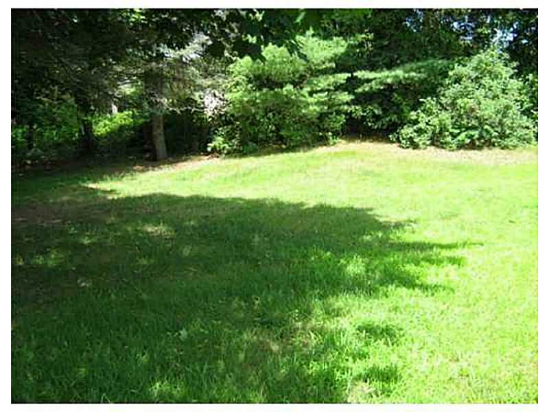 256 Shore Road Westerly, RI 02891 - Photo 21 of 21 Yard/Garden.