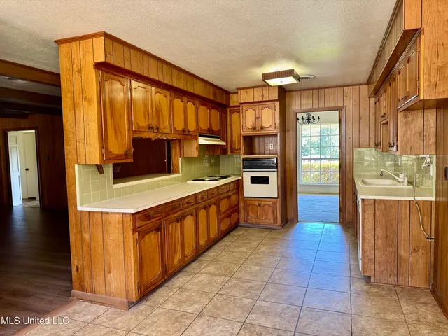 $285,000 | 124 Mansfield Drive, Natchez, MS 39120