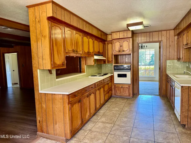 $285,000 | 124 Mansfield Drive, Natchez, MS 39120