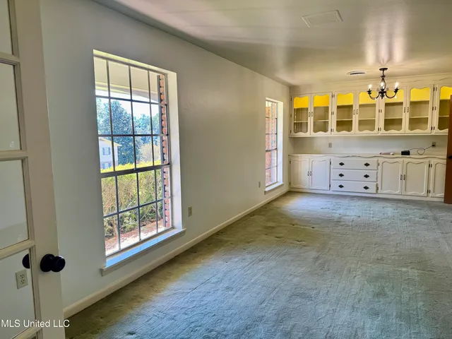 $285,000 | 124 Mansfield Drive, Natchez, MS 39120