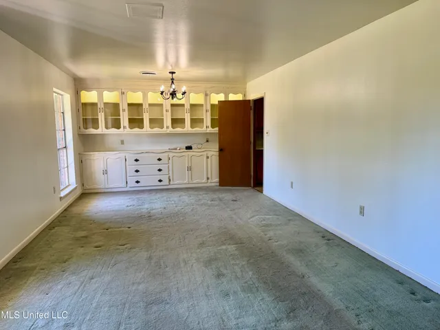 $285,000 | 124 Mansfield Drive, Natchez, MS 39120