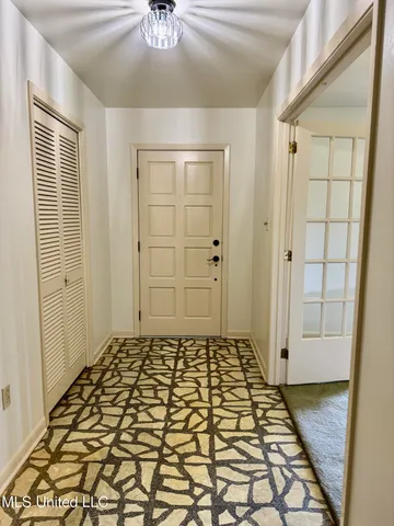 $285,000 | 124 Mansfield Drive, Natchez, MS 39120