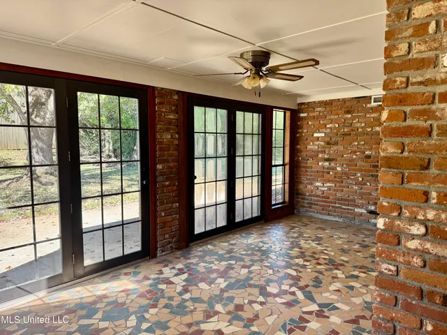 $285,000 | 124 Mansfield Drive, Natchez, MS 39120