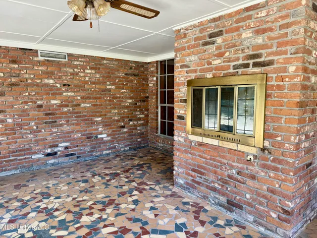 $285,000 | 124 Mansfield Drive, Natchez, MS 39120