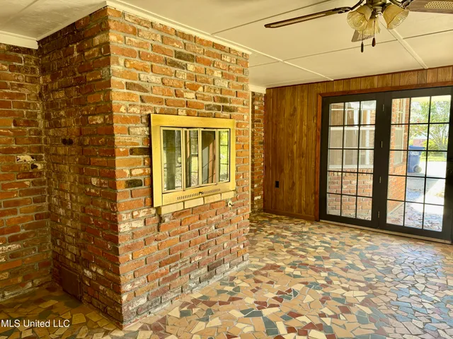 $285,000 | 124 Mansfield Drive, Natchez, MS 39120