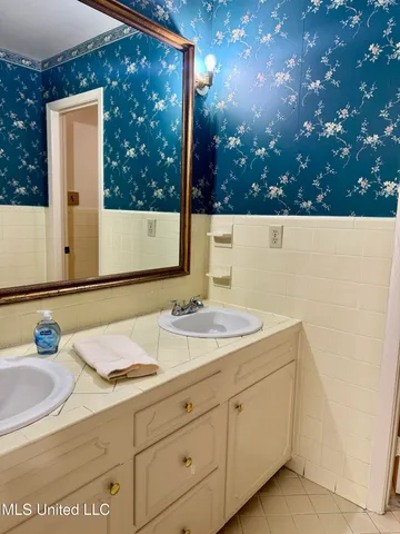 $285,000 | 124 Mansfield Drive, Natchez, MS 39120