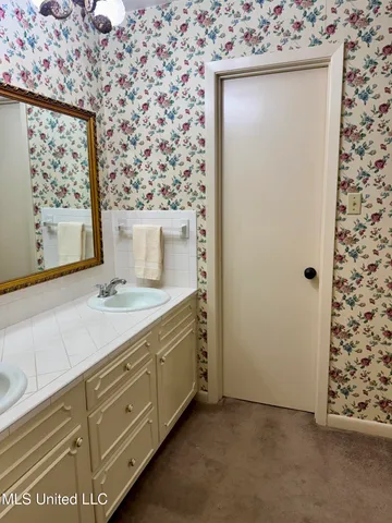 $285,000 | 124 Mansfield Drive, Natchez, MS 39120