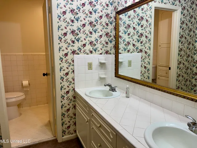 $285,000 | 124 Mansfield Drive, Natchez, MS 39120