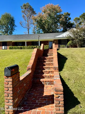 $285,000 | 124 Mansfield Drive, Natchez, MS 39120