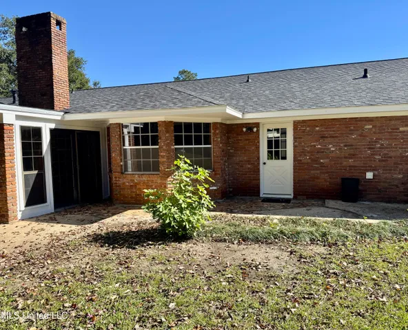 $285,000 | 124 Mansfield Drive, Natchez, MS 39120