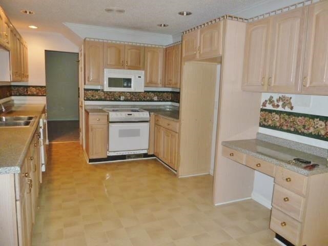 505 Springview Drive, Unit LAKE HARTWELL INTERIOR Westminster, SC 29693 - Photo 7 of 26 Gallery Image 7