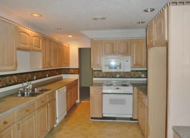 505 Springview Drive, Unit LAKE HARTWELL INTERIOR Westminster, SC 29693 - Photo 8 of 26 Gallery Image 8