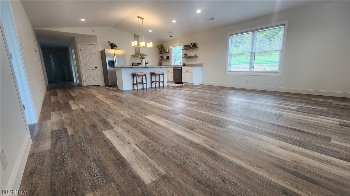3190 Eastport Road Southeast Dennison, OH 44621 - Photo 14 of 36 Living room