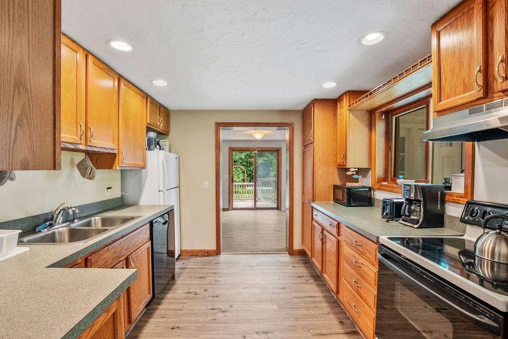 34 Robin Way Meredith, NH 03253 - Photo 15 of 32