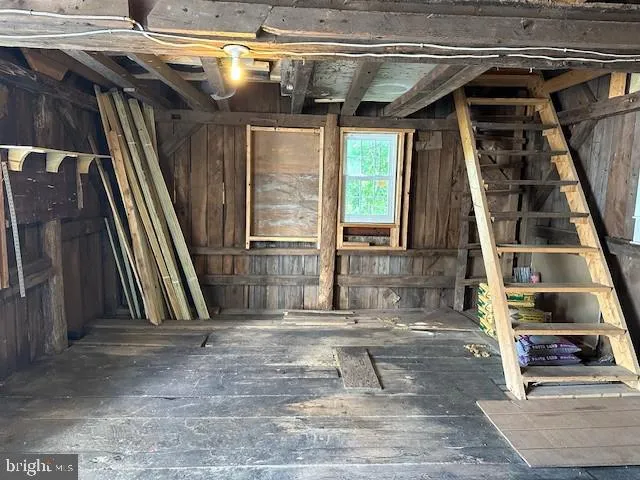 a view of an outdoor space